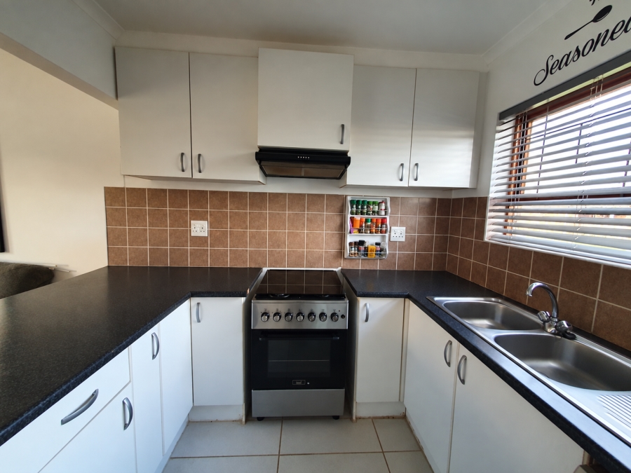 2 Bedroom Property for Sale in Sherwood Eastern Cape